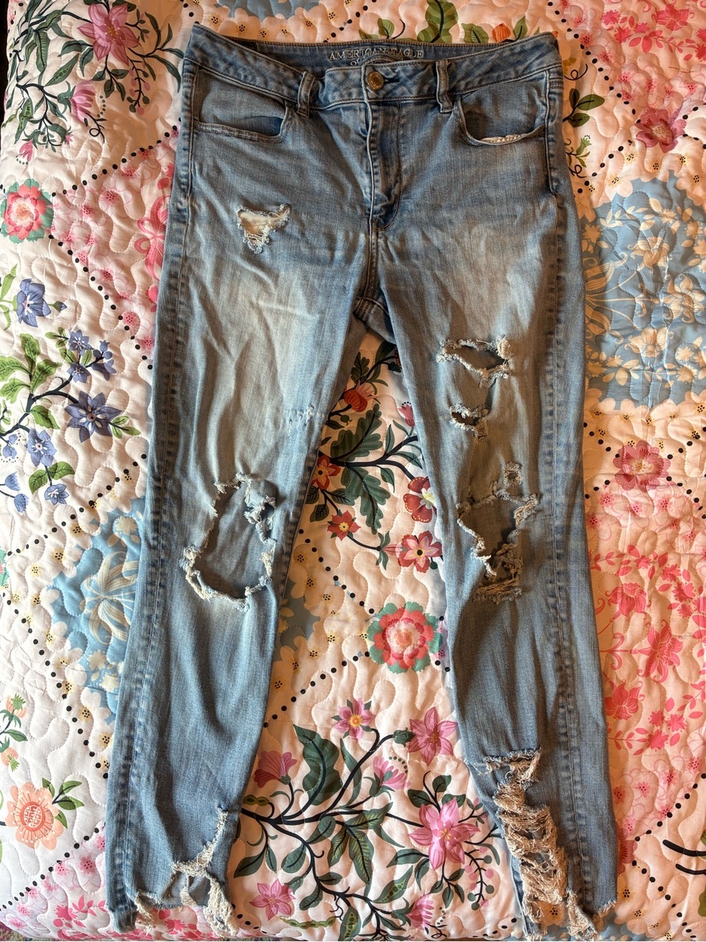 American Eagle Outfitters Light Blue Distressed Skinny Jeans